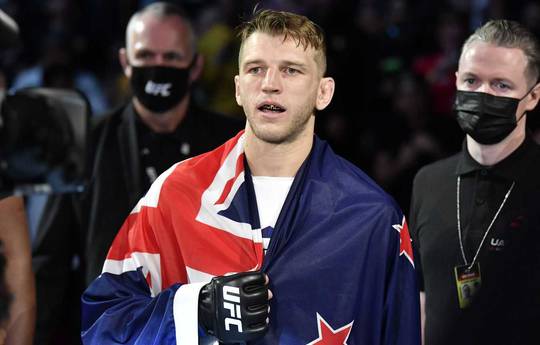 Hooker refused to insure the fight between Poirier and Holloway