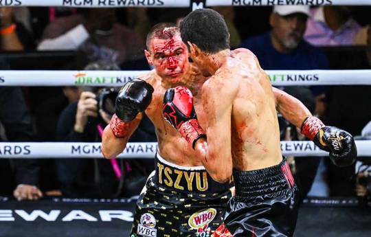 Manager on Tszyu's defeat: "He proved he is a warrior"