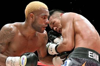 Corrales retains WBA title (photos)