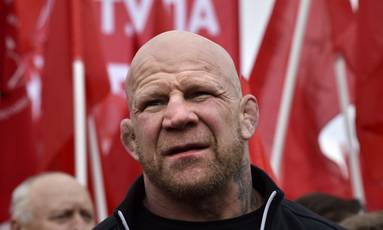 Monson gab das Datum des Kampfes mit Emelianenko . bekannt