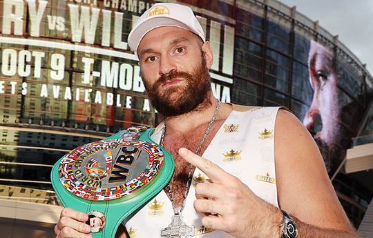 Fury-White: Frank Warren wins bid with record $41 million