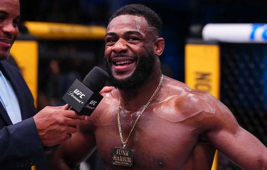 Стерлинг: «Хочу, чтобы мне дали титульник»