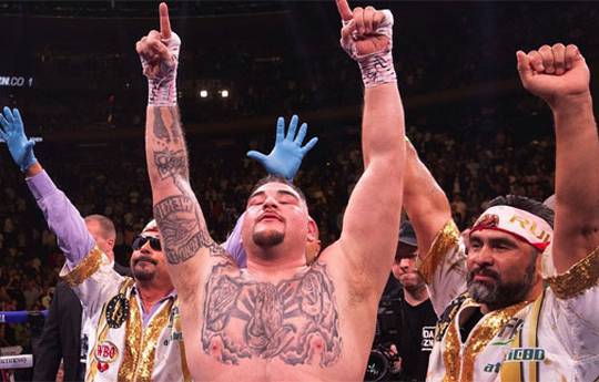 Andy Ruiz parts with coach Robles