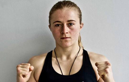 Wie man Ellie Bouttell gegen Chisakan Ariphipat ansieht - Live-Stream & TV-Kanäle