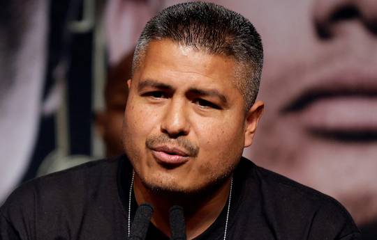 Robert Garcia explained why he is confident in the outcome of the Alvarez-Charlo fight