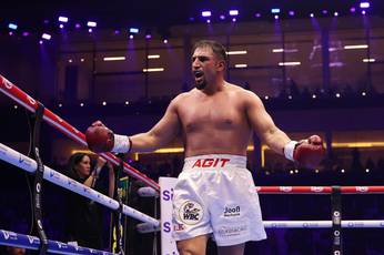 WBC не будет требовать боя Усик-Кабайел