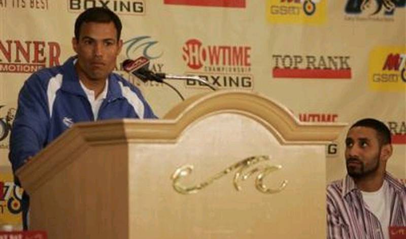 Хосе Луис Кастильо выступает на пресс-конференции в Лас-Вегасе
