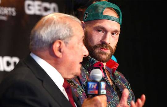 Fury wants to break the purse records of Mayweather and Alvarez