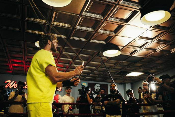 Logan Paul at the media training before Floyd Mayweather fight