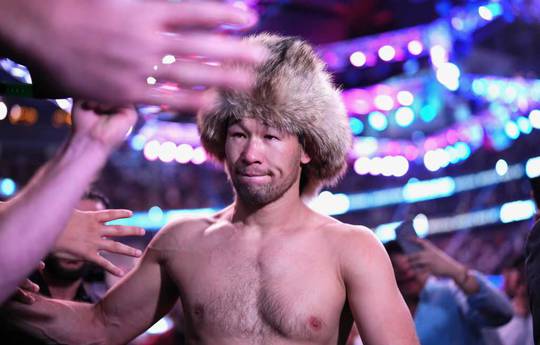 Rakhmonov: "Estou pronto para o combate pelo título"