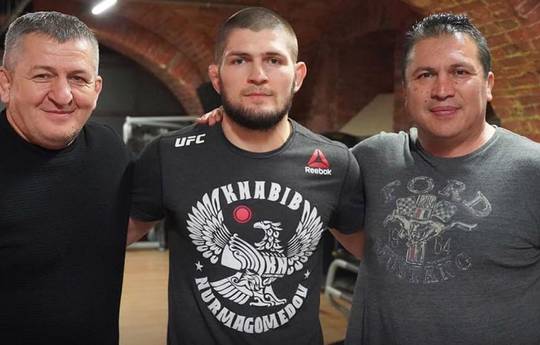 Khabib does not listen his coach, when father is in the corner