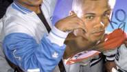 Рикардо Майорга на постере Феликса Тринидада написал "нокаут в 9-м раунде"