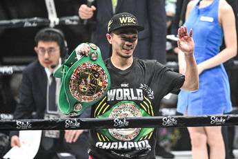 Nakatani knocked out Santiago and became the champion in the third weight category