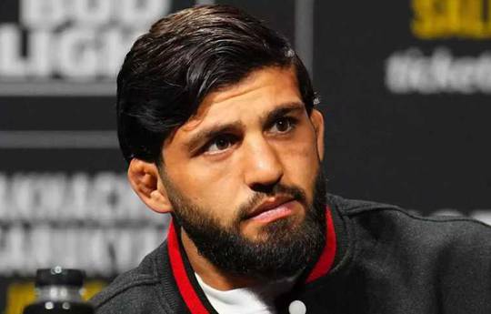 Cormier approved the UFC's decision to leave Tsarukyan without a title fight