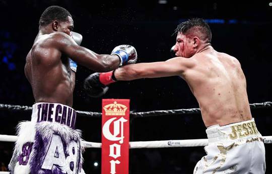 Broner - Vargas battle to a draw