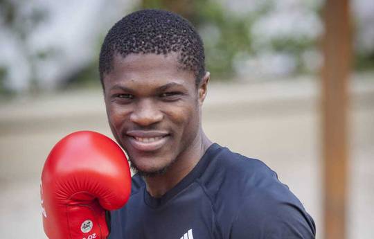 Troy Isley vs Etoundi William - Wedden, Voorspelling