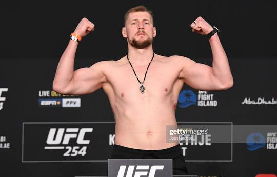 Volkov signs a new contract with UFC