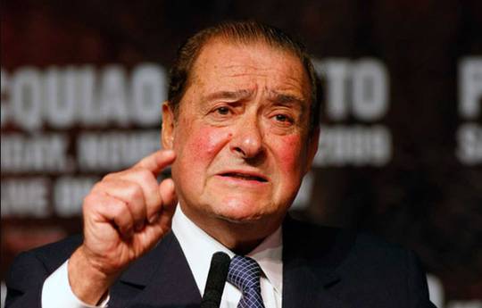 Arum opposes to Sulaiman's idea of six judges for Usyk-Fury