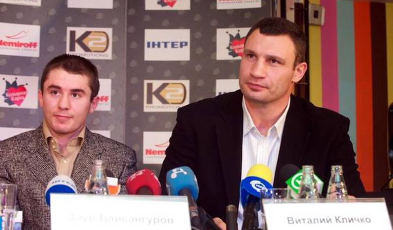Заур Байсангуров и Виталий Кличко на пресс-конференции