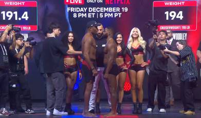What time is Anderson Silva vs Tyron Woodley tonight? Ringwalks, schedule, streaming links