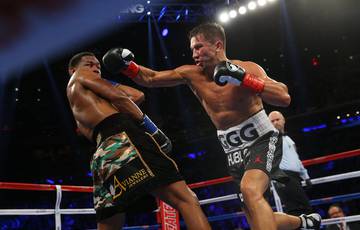 Golovkin decisions Jacobs (video)