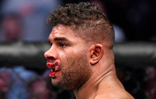 Overeem's surgery after Rozenstruik fight is successful