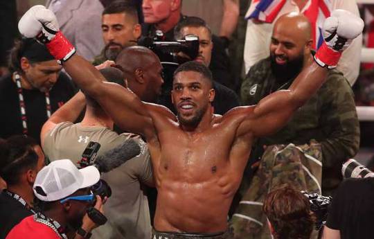 Warren schlägt vor, dass Joshua gegen Itauma oder Wardley kämpft