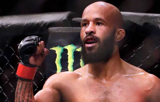 Джонсон назвал Двалишвили лучшим бойцом в истории легчайшего веса UFC