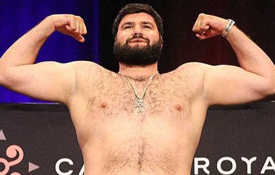 Wann findet heute Abend der Kampf Gurgen Hovhannisyan gegen Chris Thomas statt? Ringwalks, Zeitplan, Streaming-Links