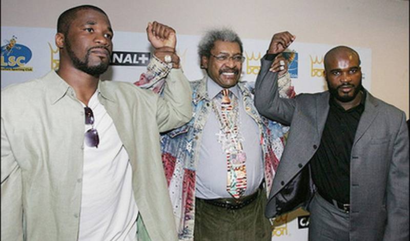 О`Нил Белл, Дон Кинг и Жан-Марк Мормек на пресс-конференции перед боем