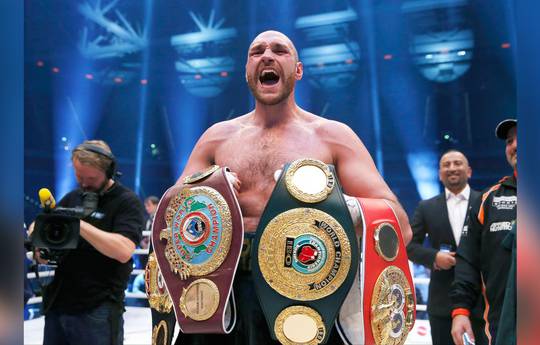 Tyson Fury Reveals Surprising Assessment of Usyk's Punching Power: "Unexpected"