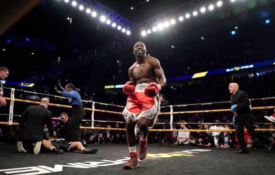 Crawford knocked out Avanesyan in the sixth round