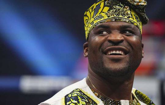 Ngannou sobre o seu futuro: "Não acabei com o boxe e não acabei com as MMA