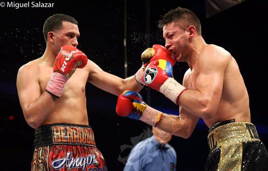 Benavidez beats Gavril (video)