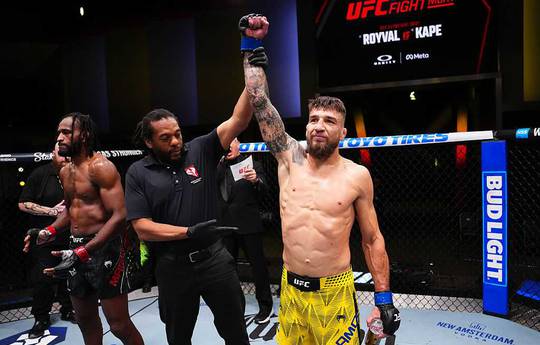 UFC on ESPN 73: Амосов дебютував з достроковою перемогою та інші результати турніру