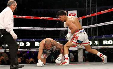 Munguia stopped Ballard in the third round