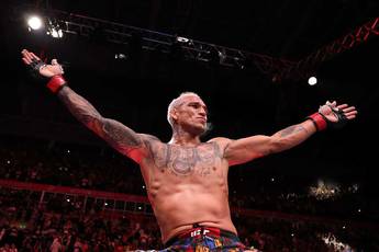 Оливейра отреагировал на слухи о дате боя с Холлоуэем