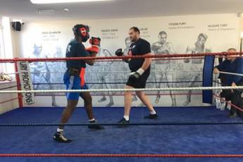 Tyson Fury spars Daniel Dubois as training continues