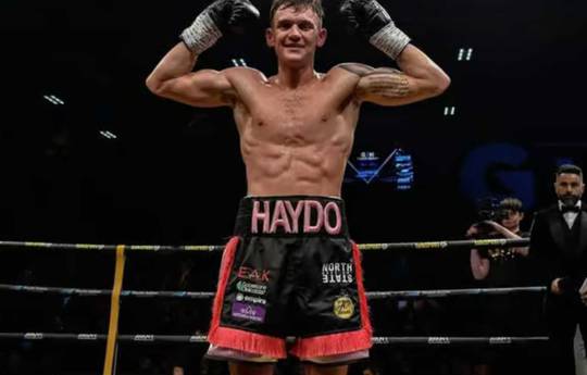 Wann ist Joe Hayden gegen Lewis Booth heute Abend? Ringwalks, Zeitplan, Streaming-Links