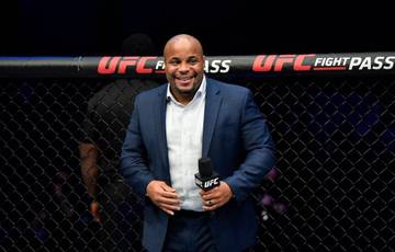 Cormier admits McGregor could get a fight with Oliveira