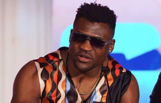 Ngannou : "Je suis toujours le meilleur poids lourd du monde".