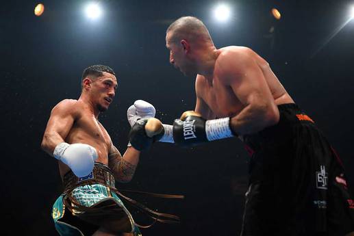 Opetaia schlug Chincara hart in der achten Runde k.o.