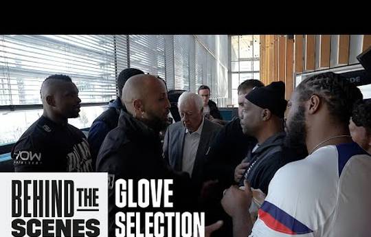 White and Franklin choose gloves (video)