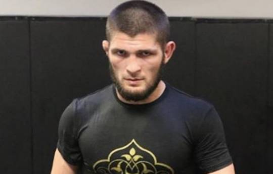 Former UFC champ names two fighters who can defeat Khabib