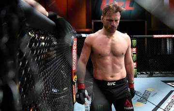 Miocic s'est-il blessé ?