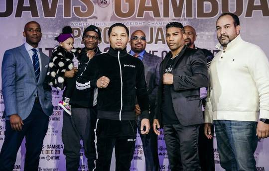 Davis vs Gamboa. Predictions and betting odds