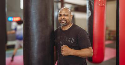 Former Champ Shannon Briggs Boldly Picks Winner in Mayweather-Jones Jr Dream Match: "It's Not Even Close"