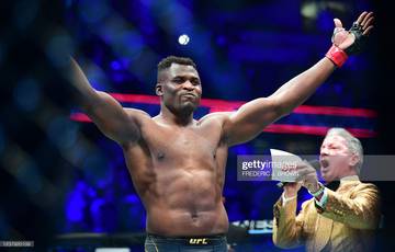 Стали известны гонорары Нганну и Гана за бой на UFC 270