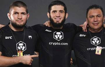 Mendes sobre Khabib: "Ele pode muito bem ser o melhor socador da divisão de pesos leves"