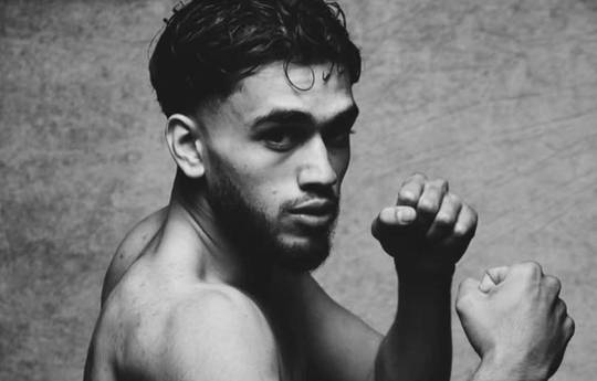 So sehen Sie Muhammad Ali gegen Yin Caicedo - Live Stream & TV-Kanäle